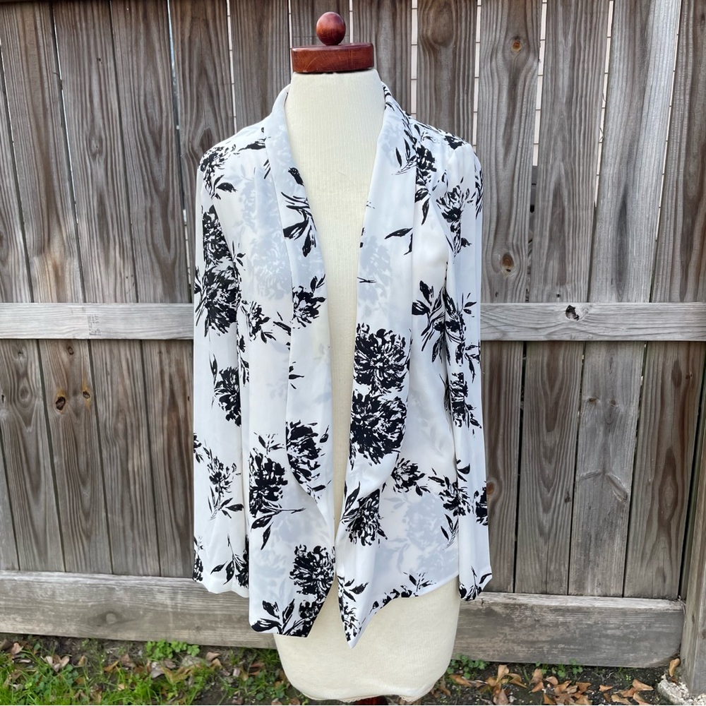 Lush Nordstrom Womens open jacket sz small white black floral